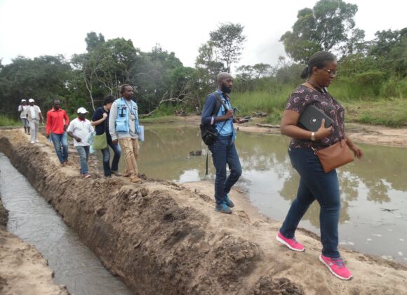 Une délégation du Fonds Humanitaire visite un site piscicole appuyé par AIDES à Mughuya