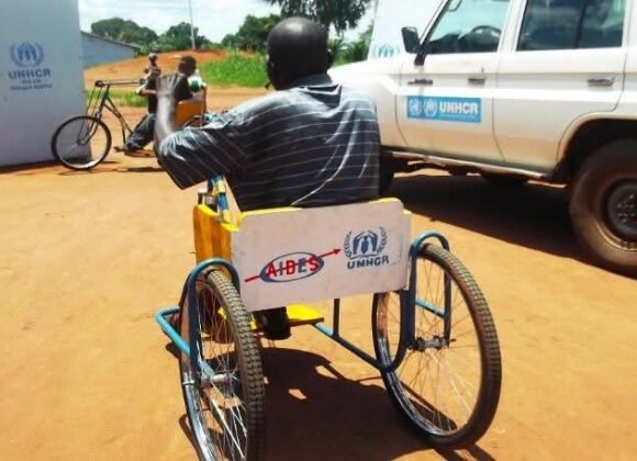 Renforcer l’inclusion des personnes vivant avec handicap : l’engagement d’AIDES avec le soutien du HCR Renforcer l’inclusion des personnes vivant avec handicap : l’engagement d’AIDES avec le soutien du HCR
